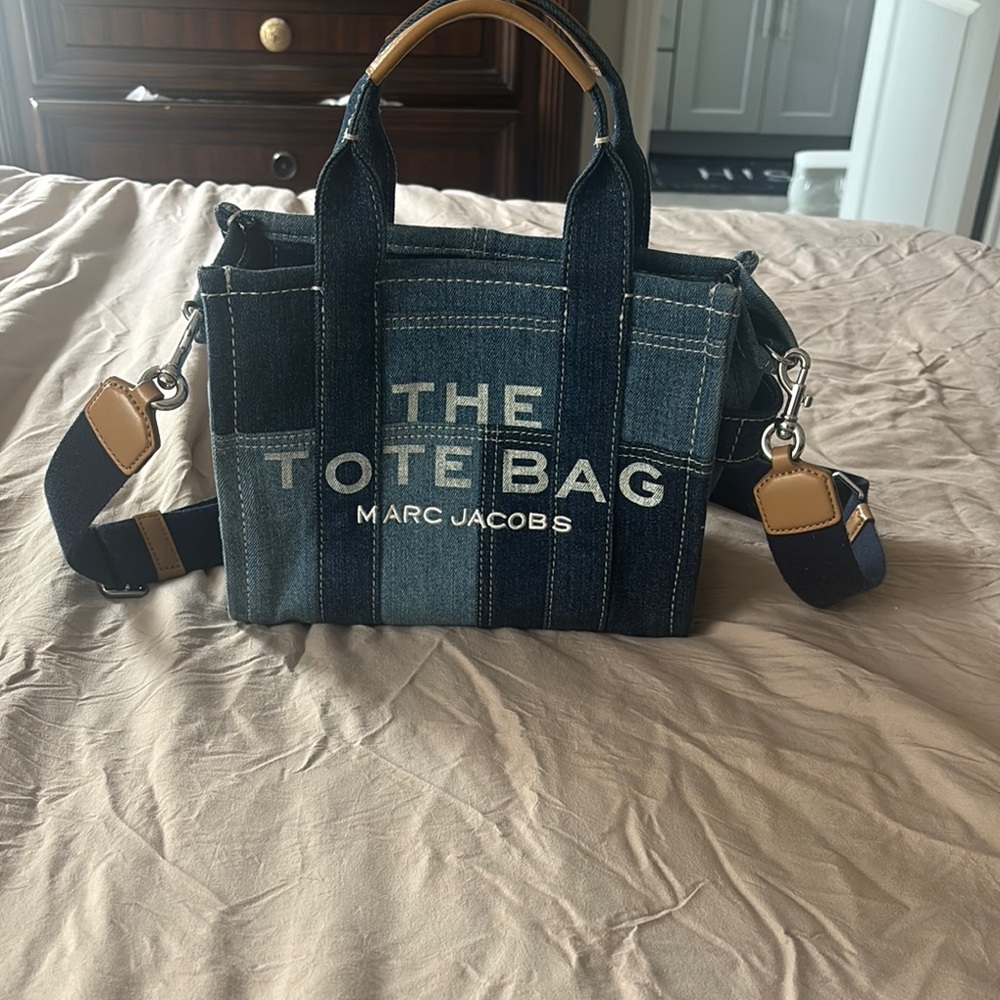 Marc Jacobs Blue and Tan Tote Bag with Modern Aesthetic